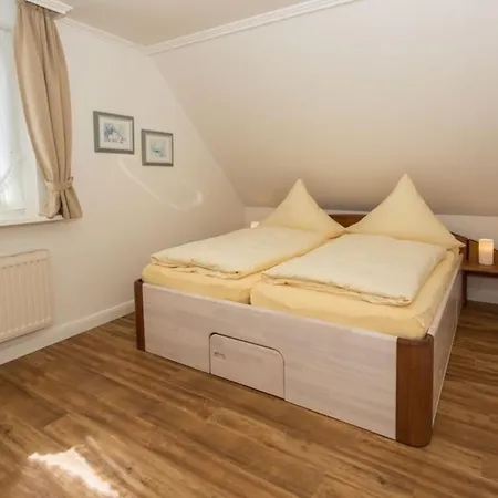 Haus Szameit, Whg 4 *